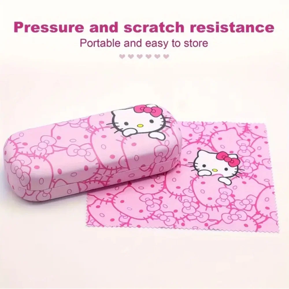 (New in package)Hello Kitty Pink Glasses Case